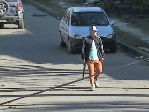 Las cámaras lo registraron portando un arma en la vía pública y el COT lo detuvo