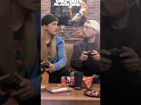 Jay and Silent Bob fire up Call of Duty… their way 😶‍🌫️🎮
