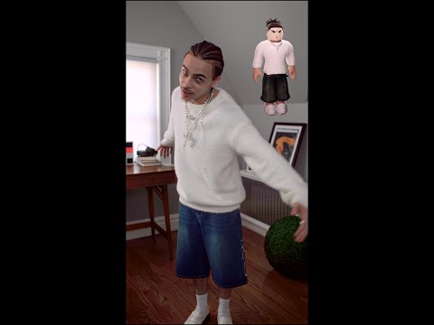 When your closet and your avatar’s inventory are in sync 👯♀️