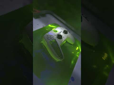 Extract the Marathon Limited Edition DualSense controller into your personal collection.